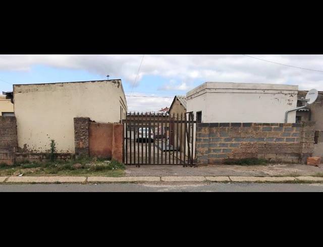 2 BEDROOM HOUSE FOR SALE IN MOHLAKENG